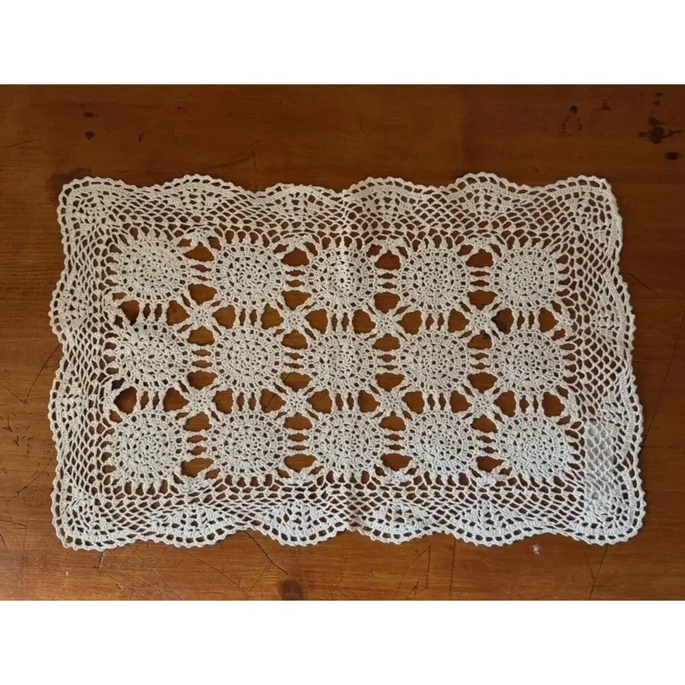 Vintage Lace Doily Set Metallic Thread Round & Rectangular Table Linens - Picture 4 of 14